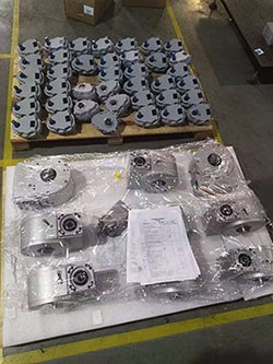半導(dǎo)體專用減速機(jī)，蝸輪減速機(jī)，蝸桿減速機(jī)，減速機(jī)廠家，芯片設(shè)備專用減速機(jī)，翻轉(zhuǎn)機(jī)構(gòu)減速機(jī)，定制款減速機(jī)2.jpg